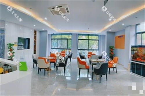 温州瑞安佳洁口腔门诊部大厅休息区