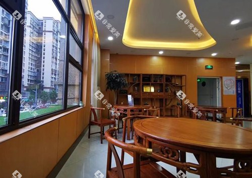 西昌春城口腔休息等待区环境 西昌春城口腔休息等待区环境