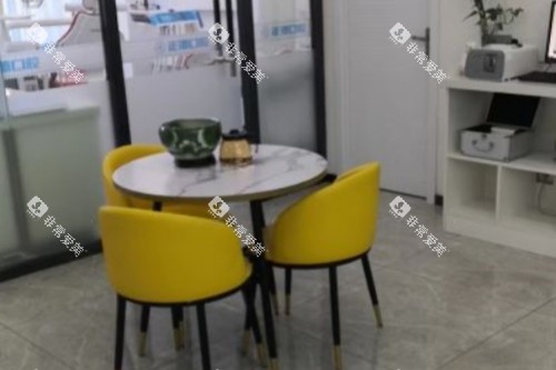 长春正德口腔候诊区 长春正德口腔候诊区