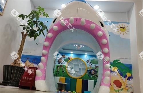 保山腾冲德博口腔儿童游乐区