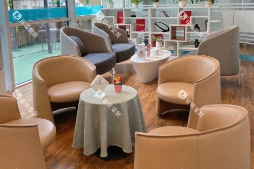 长春环球口腔候诊区域 长春环球口腔候诊区域