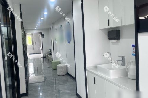 苏州太仓达芬奇口腔医院走廊