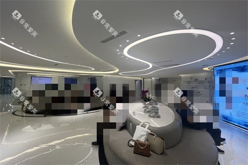 成都布莱梅联合口腔医院大厅休息区