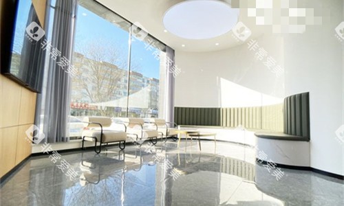 辽阳维尔口腔中庭图