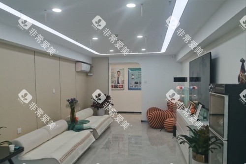 沈阳铭视康齿口腔候诊区域