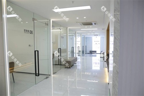 济南众牙口腔医院商谈区