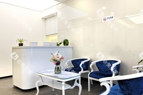 昆明长鹏口腔等候区