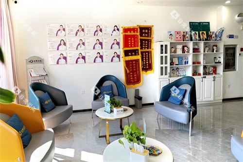 昆明长鹏口腔拓东店休息区环境