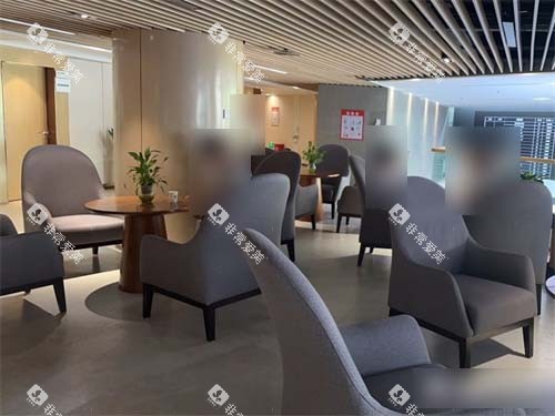 厦门登特口腔医院莲花店休息候诊区沙发