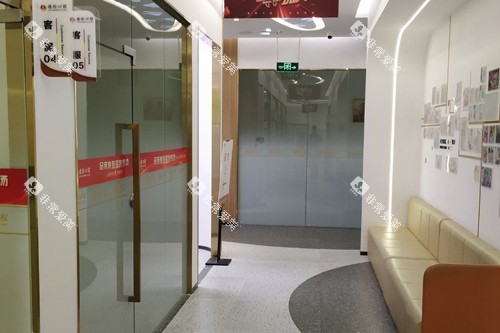 广州德伦口腔增城亿达分院等候区图