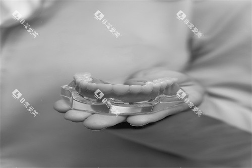 做好的牙齿模型