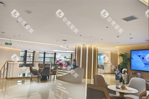 西宁诺贝尔口腔二楼大厅