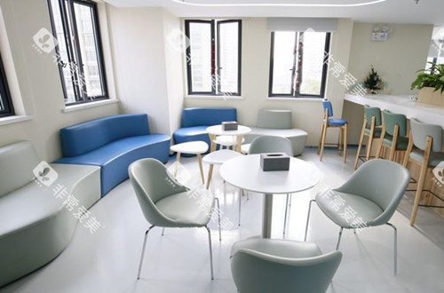 上海曙康口腔等候区环境