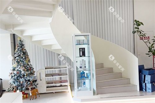 温州乐清齿逸口腔楼梯