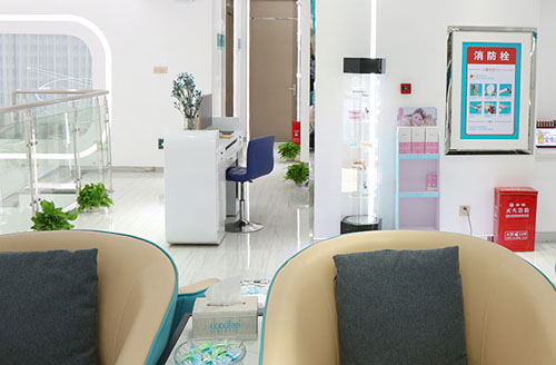 深圳格伦菲尔口腔大厅环境图 深圳格伦菲尔口腔大厅环境图