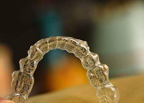 隐形矫治器示意图 隐形矫治器示意图