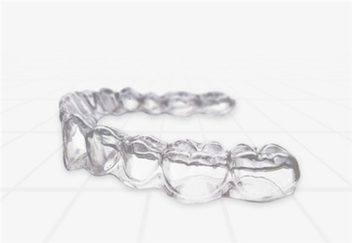 隐形牙套图.jpg 隐形牙套图.jpg