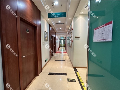 武汉爱齿尔口腔走廊环境图