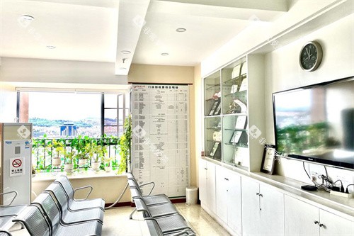 楚雄伍鹏口腔等候区