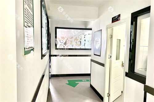 楚雄伍鹏口腔走廊环境