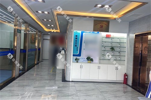 拉萨雅博仕口腔诊疗区及展柜环境