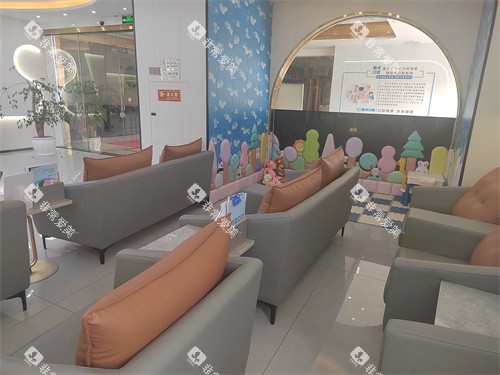 重庆皓牙口腔候诊区