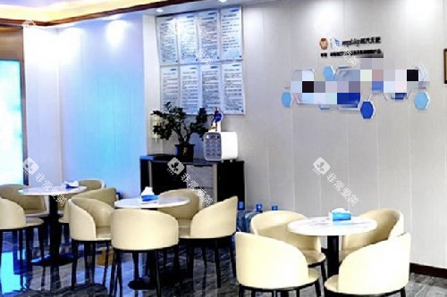 惠州惠城皓齿口腔小金店候诊区