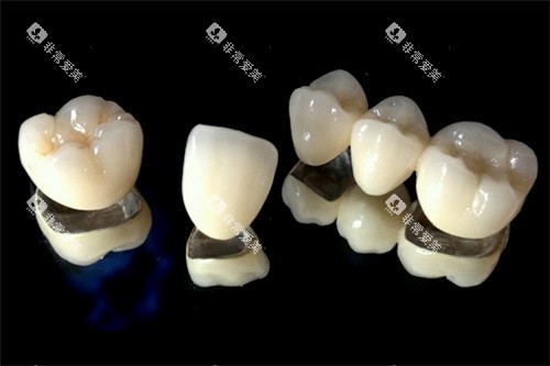 一堆烤瓷牙素材