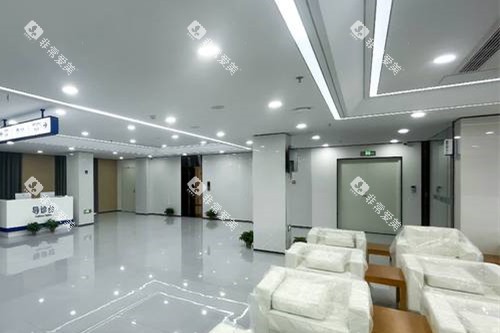 常州固德熊猫口腔大厅环境图