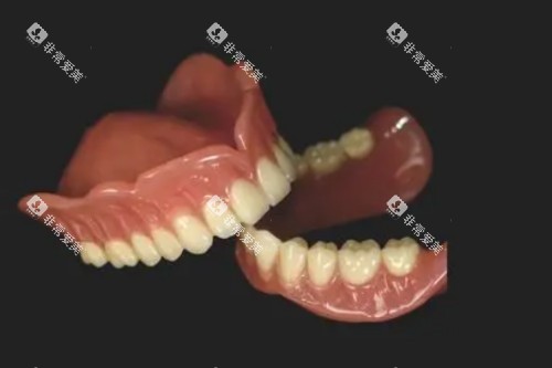 活动假牙图片展示