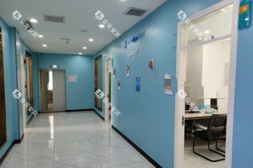 阿克苏苏和口腔医院诊疗区走廊