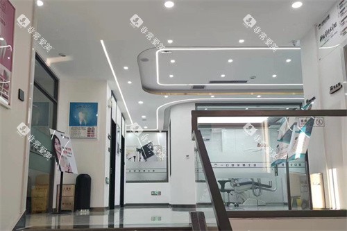 长春牙博士口腔楼梯间 长春牙博士口腔楼梯间