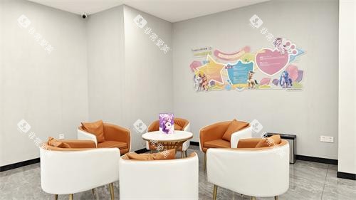 昆明长鹏口腔等候区