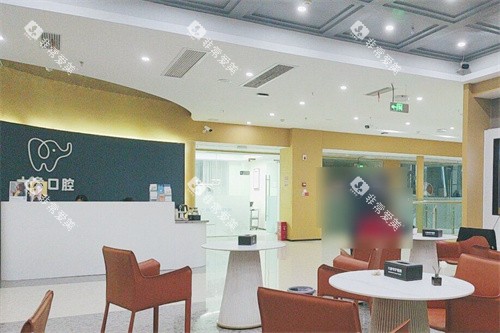 泸州大象口腔大厅休息区环境