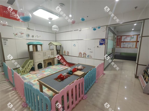 石家庄冀城口腔医院儿童游乐区
