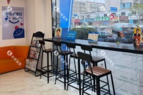 南通海门嘉仁口腔候诊区域