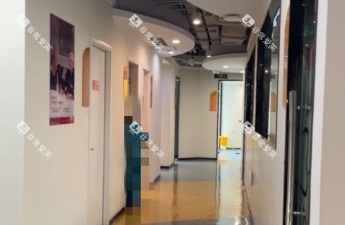 成都茁悦口腔医院环境走廊示意图