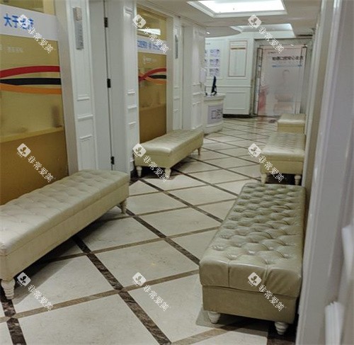 广州柏德口腔的等待区