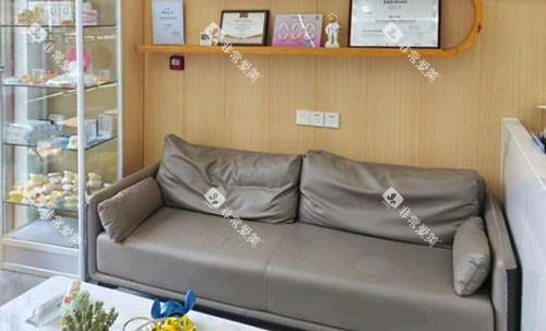 成都嘉仁口腔休息区