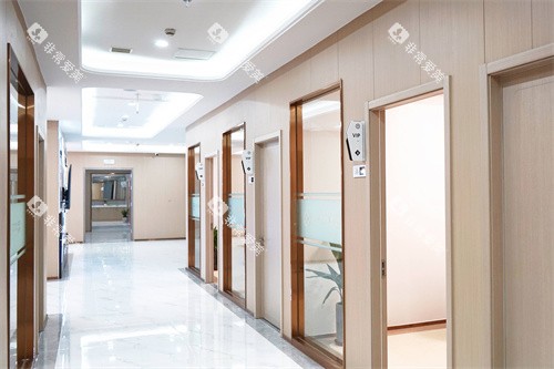 靖江北极星口腔走廊环境