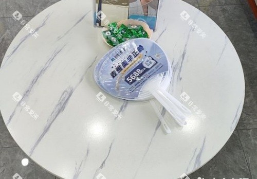镇江丹阳麦雅口腔休息区桌面示意图