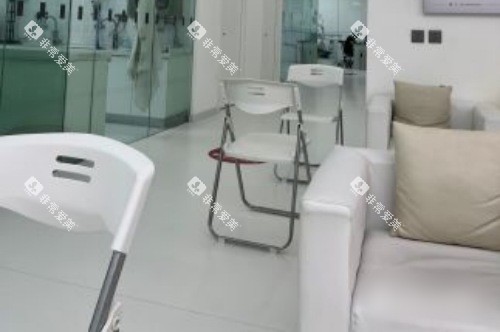 日照未来口腔门诊部等候区
