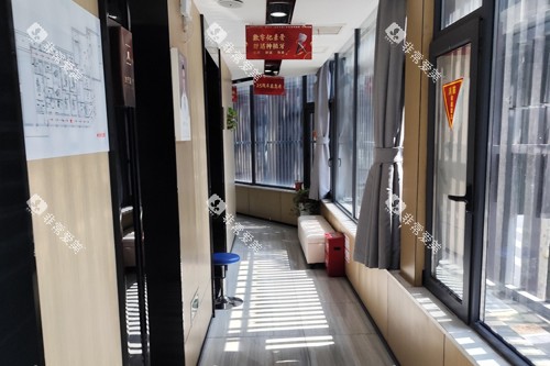 南京金铂利口腔鼓楼店环境图