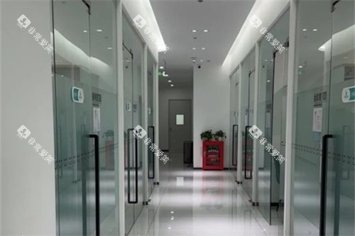 成都团圆口腔诊疗室过道
