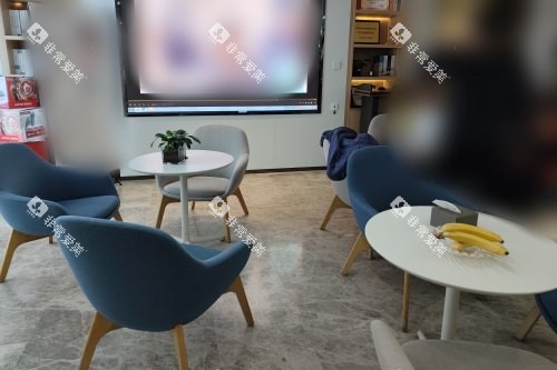 济南弗莱堡口腔门诊部等候区 济南弗莱堡口腔门诊部等候区