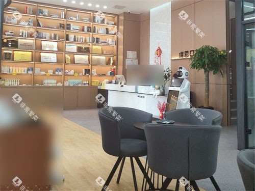 沈阳瑞思口腔铁西店休息区及前台