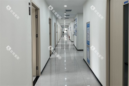 西宁中诺口腔医院诊疗区走廊