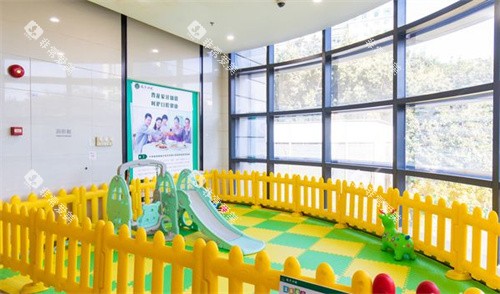 广州瑞华口腔海珠店儿童区