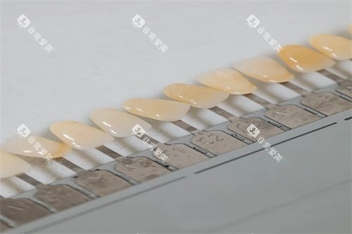 牙齿色差对比