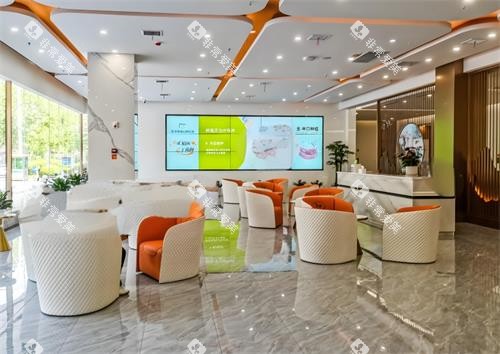 武汉中诺口腔门口环境 武汉中诺口腔门口环境